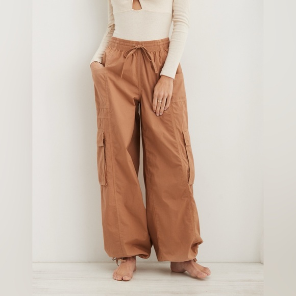 aerie Pants - AERIE HIGH WAISTED GO-FOR-IT BAGGY CARGO PANT TOASTY Size S